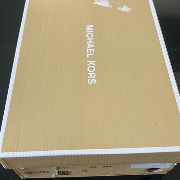 NWT Michael Kors vegan black booties 7 - Picture 9 of 9